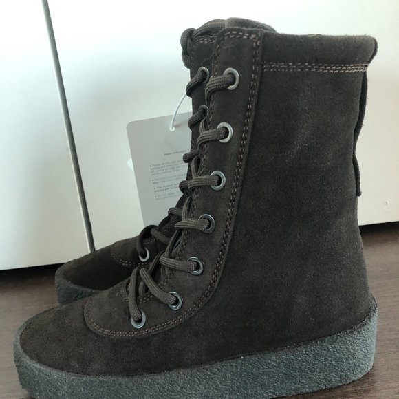 Shoes - Picture 2 of 5